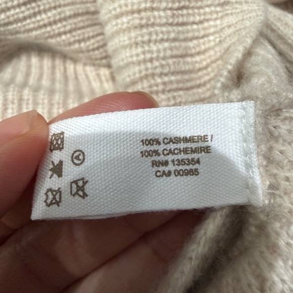 ❤️🤩Skin🤩❤️Mock Neck Cream Knit Sweater Size Small - Picture 6 of 12